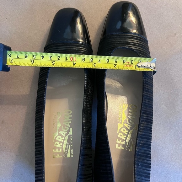 Salvatore Ferragamo Women’s Striped Block Heels Black Shoes Size 9 DQ68961 - Picture 9 of 9